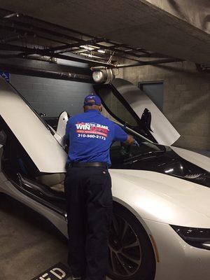 LA AutoGlass Winaffix - Windshield Replacement BMW i8