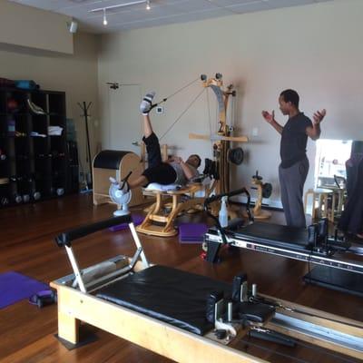 Make client working out on gyrotonic