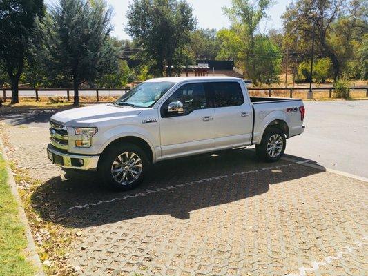 Ford F-150 Lariat