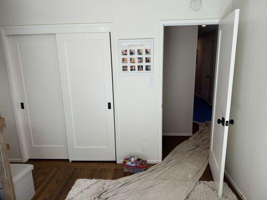 Sliding doors and single swing door. Kids bedroom