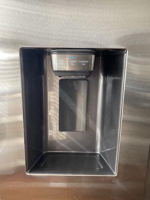 Water and Ice Maker cubed or Crushed