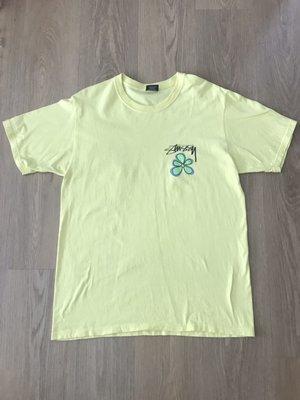 Flower tee in pastel yellow (lemon). Front of shirt