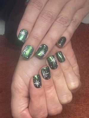 Green chrome with snowflakes by Lee! Happy Holidays!