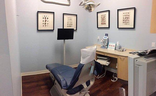 We offer massage dental chairs, cozy blankets, internet access, headphones and aromatherapy with scented candles and oils.