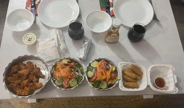 Buffalo wings, garden salads and mozzarella sticks. Delicious as always! We always order from here when visiting Cape May!