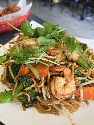 Shrimp chowmein