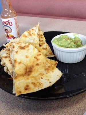 About to throw down with this chicken quesadilla and guacamole !!