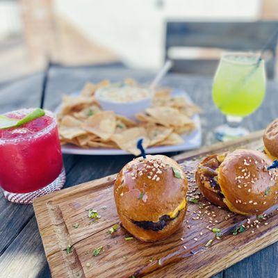 Spinach Artichoke Dip, Sliders, cocktails