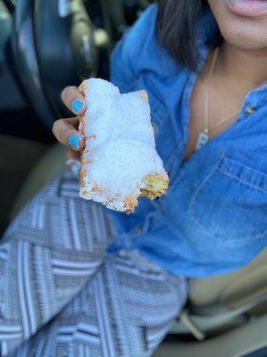 Beignet in my hand OMG