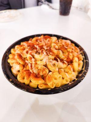 Mac & cheese, crispy Chicken tenders and fries (mild heat)