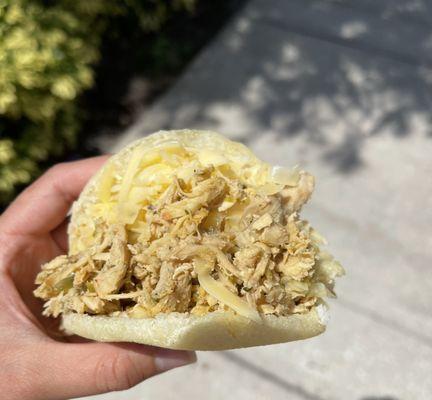 Arepa k' catira. Shredded chicken and gouda cheese