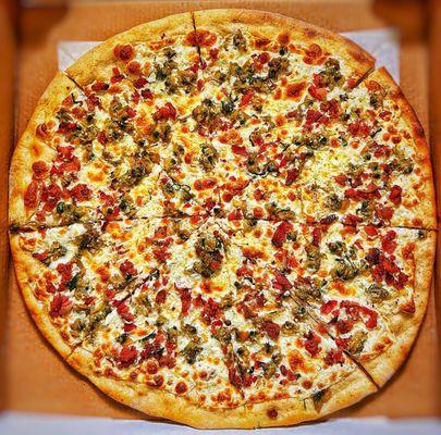 White clam thin crust pizza with garlic and bacon