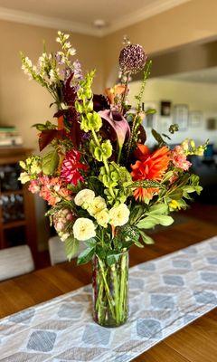 Yet another beautiful arrangement by Myrna!