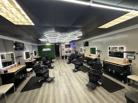 VIP cut includes a 45 to 50 min cut, hot bowl service, and style upon request