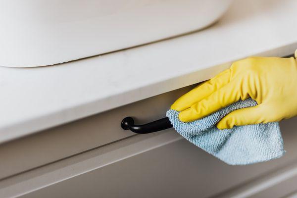 Can't forget to sanitize those drawer handles! Still comes standard with your Clean Pilots cleaning.