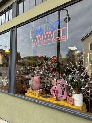 The Cat Vintage & Antiques