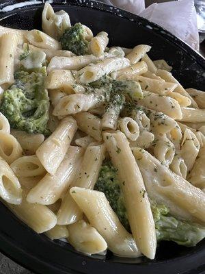 Penne Alfredo w/ Broccoli