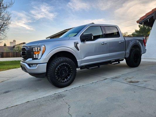 2021 ford f150 XLT 3.5 lift 35" tires