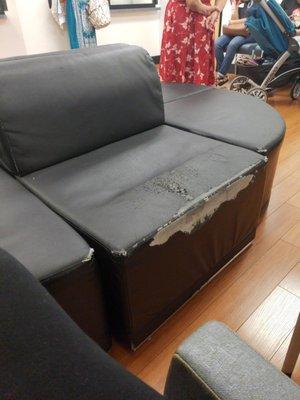 They should really replace the furniture, it's quite worn and dirty..