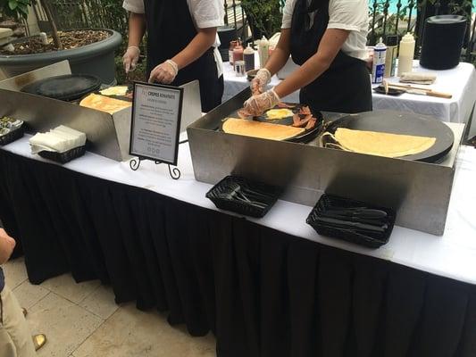 Bonjour Event, free delicious Crepes made by Crepes Bonaparte