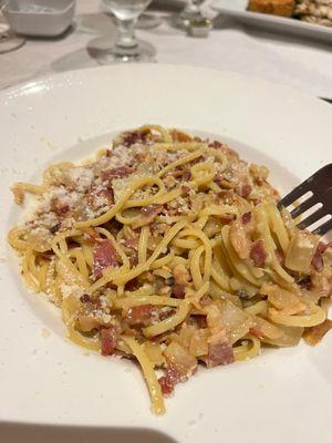 Linguini Carbonara- it had an excessive amount of Bacon. Not well balanced flavors.