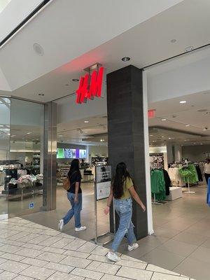 H&M