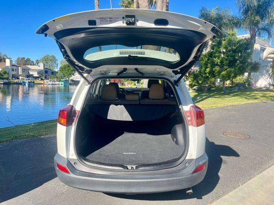 With its roomy trunk, the RAV4 Limited offers space for all your adventures. Pack up, head out, and never worry about storage