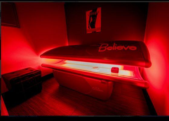 Red light therapy.
Great for, reducing full body fine lines and wrinkles, pain management and more.