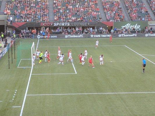 1stt half 2-0! Let's go Thorns!