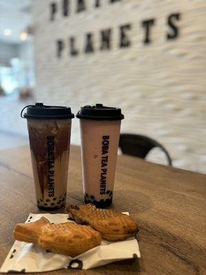 Brown Sugar Milk Tea and Strawberry Meets Coconut Smoothie with a red bean and chocolate Taiyaki!