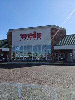 Front of Weis