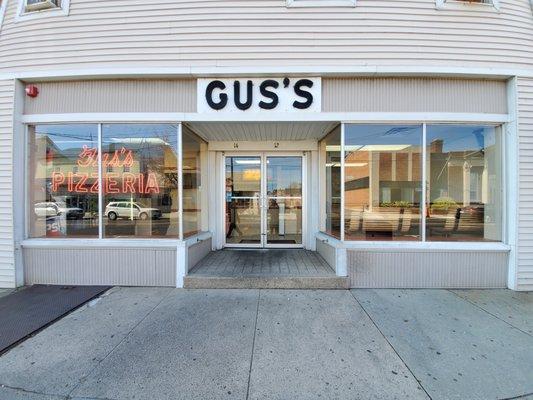 This is Guss Pizzeria Woodstown New Jersey.