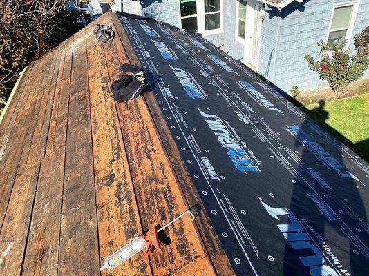 New roof for garage in San Mateo- underlayment