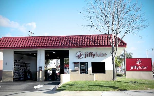 Jiffy Lube!  Fast, Easy and Affordable!