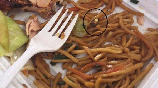 A roach in my food ‼