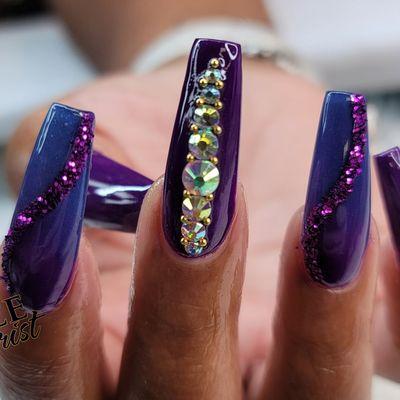 D'yVonne's Nails and Beauty Bar