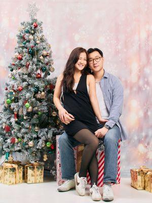 Christmas, family , dog, pet, portrait, headshot, maternity , baby photo