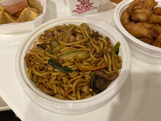 House Lo Mein