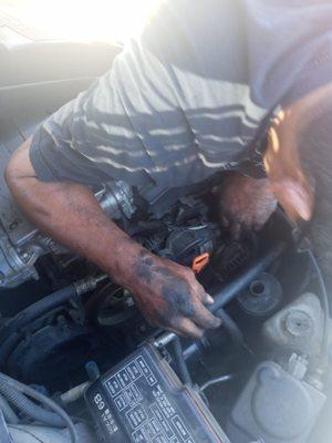 My mechanic trying to get the alternator off 2002 Honda Odyssey van