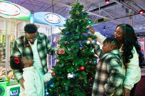 Family arcade fun--a picture-perfect holiday moment!