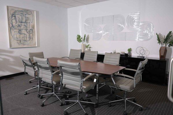 Car Accident Lawyer Conference Room In Los Angeles