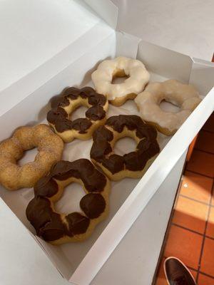 Mochi donuts. $17 for 6. Old and chewy 6/10