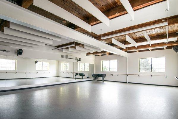 Spacious, studios with sprung flooring to keep dancers safe and healthy.