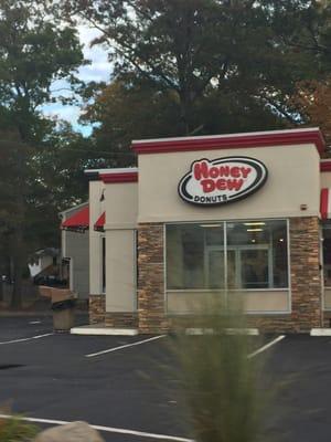 North Attleborough Honey Dew Donuts -- 225 East Washington Street / Route 1, North Attleborough        Storefront