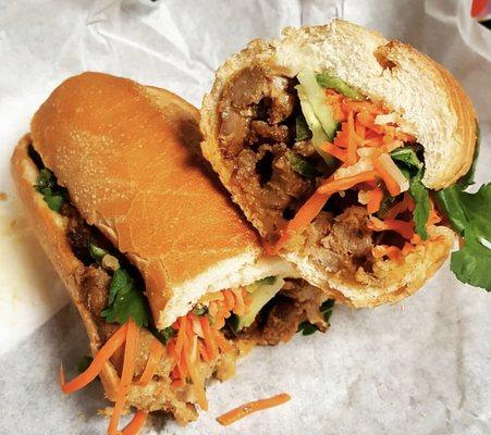 Fresh and Delicious Banh Mi Sandwiches