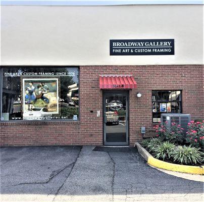 Exterior of BG headquarters in Alexandria - showroom offers one of the largest selections in the DC Metro area for creative frame design.