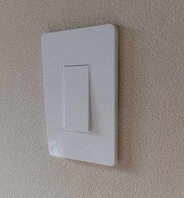 3-way smart switch installed.