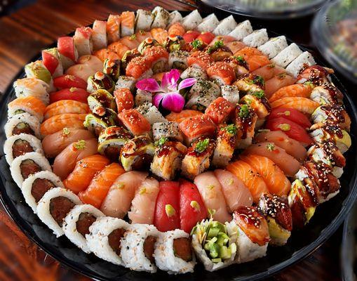 18" assortment sushi and rolls platter