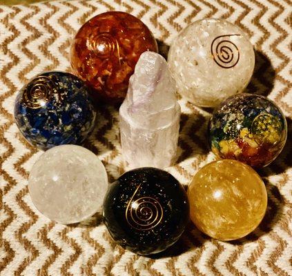 Organize, quartz crystal spheres