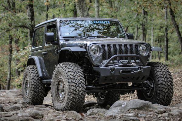 Our 2018 Jeep JL Rubicon features a 3.5" Rock Krawler Suspension System and 40" Nitto Trail Grappler Tires.